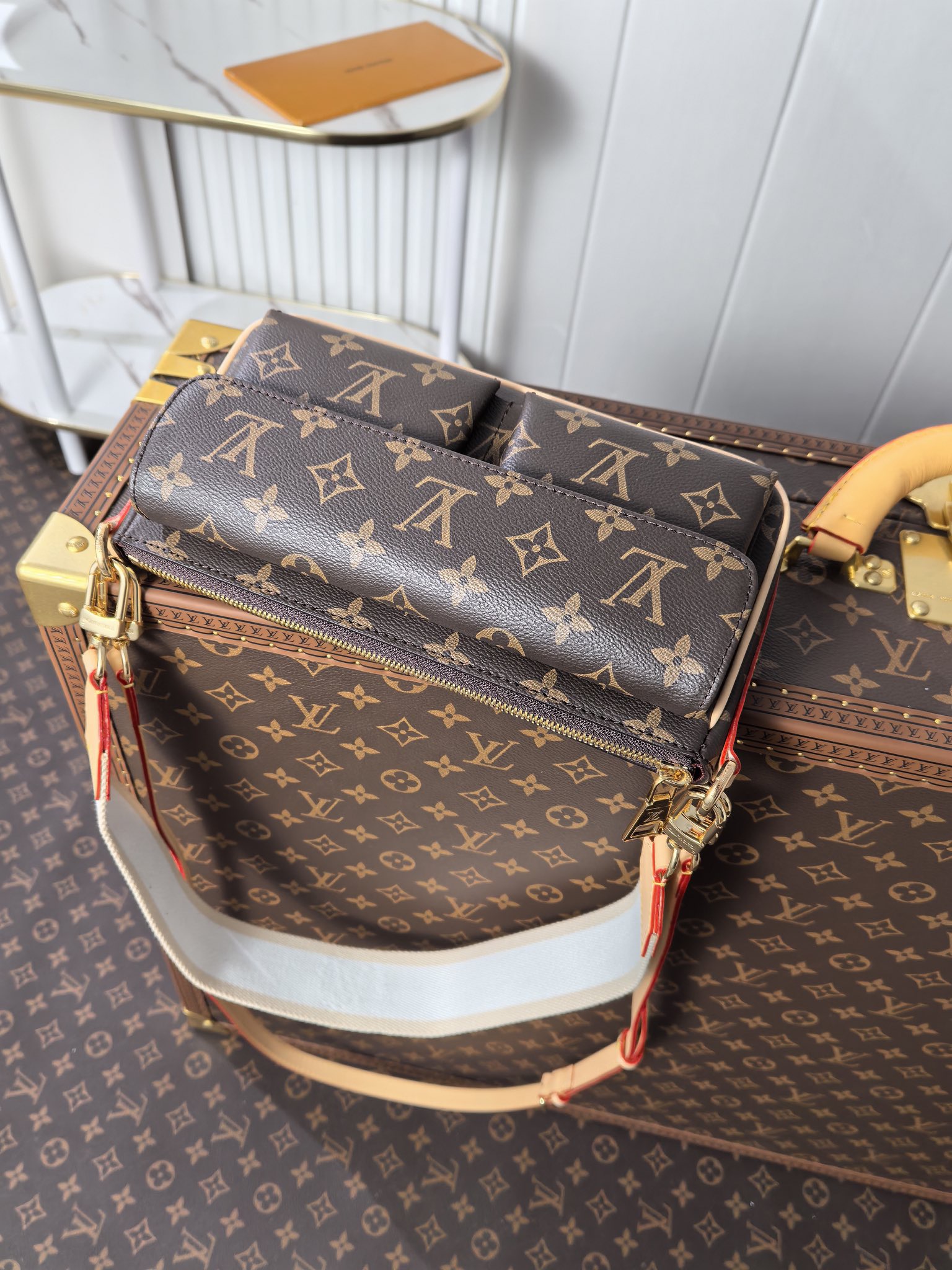 Louis Vuitton vibe bag M46999