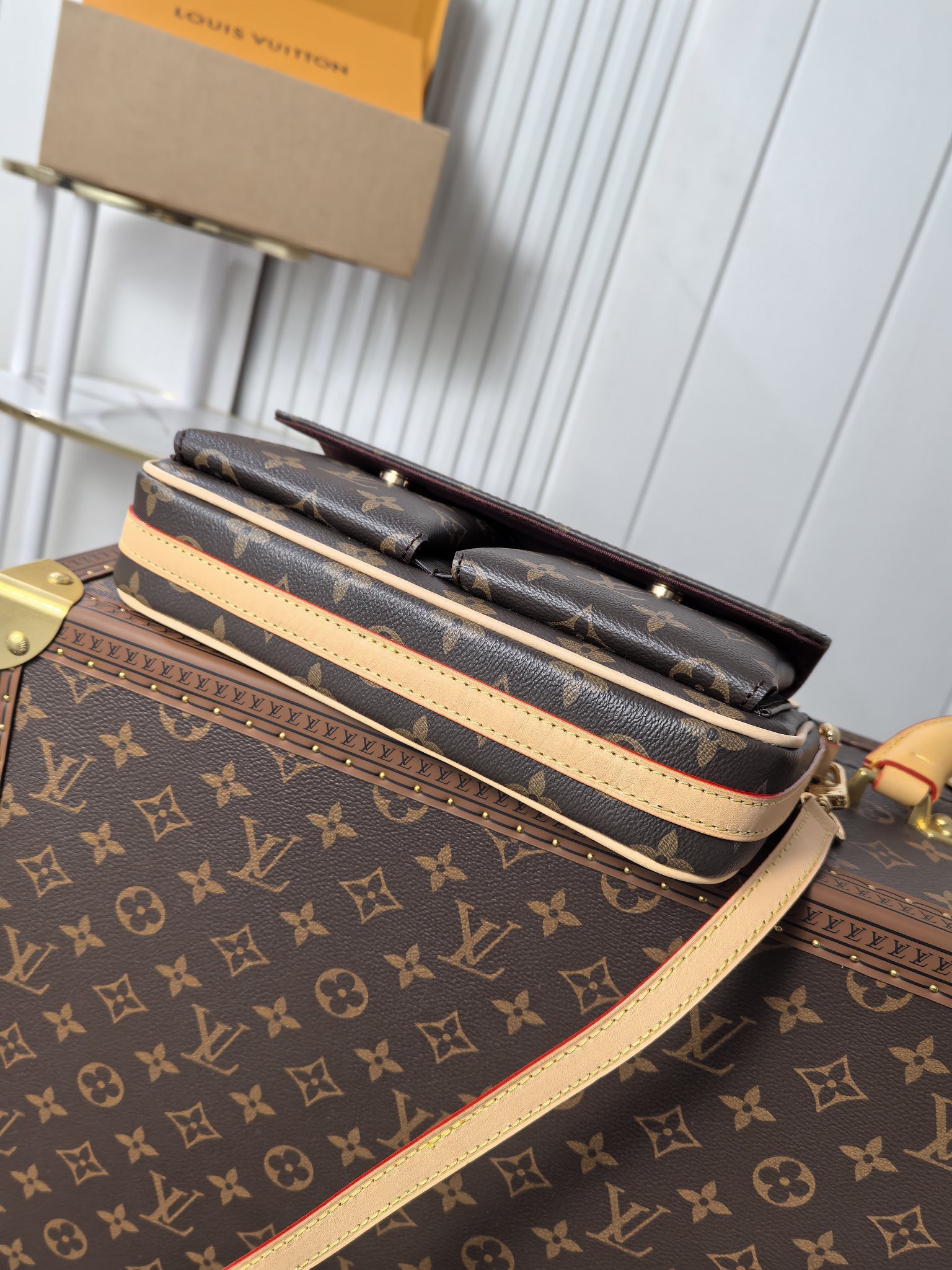 Louis Vuitton vibe bag M46999