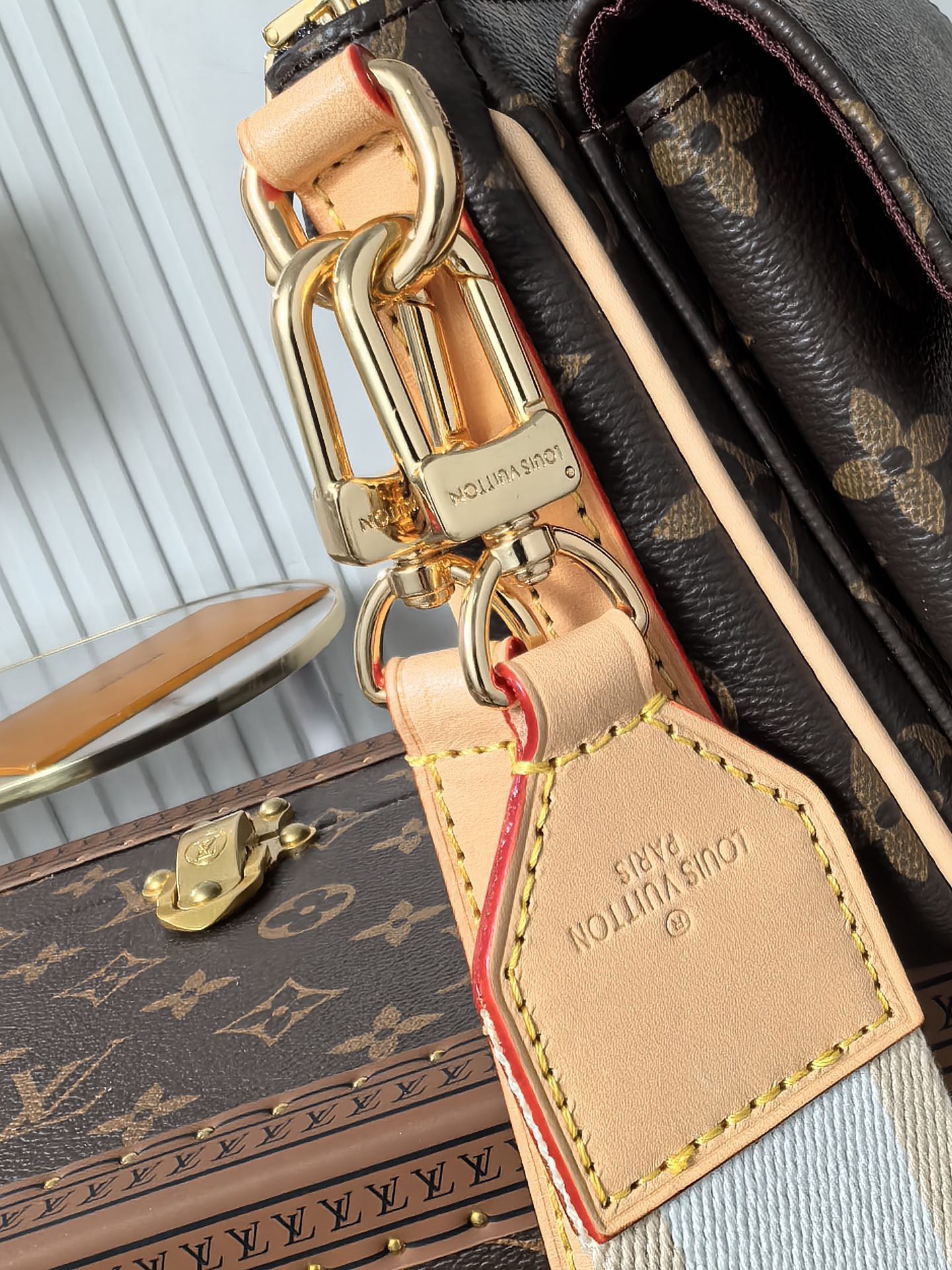 Louis Vuitton vibe bag M46999