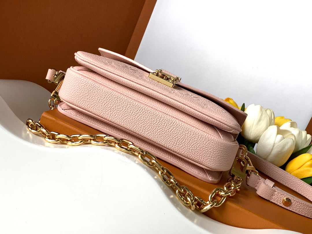 Louis Vuitton pochette métis east west handbag M47045