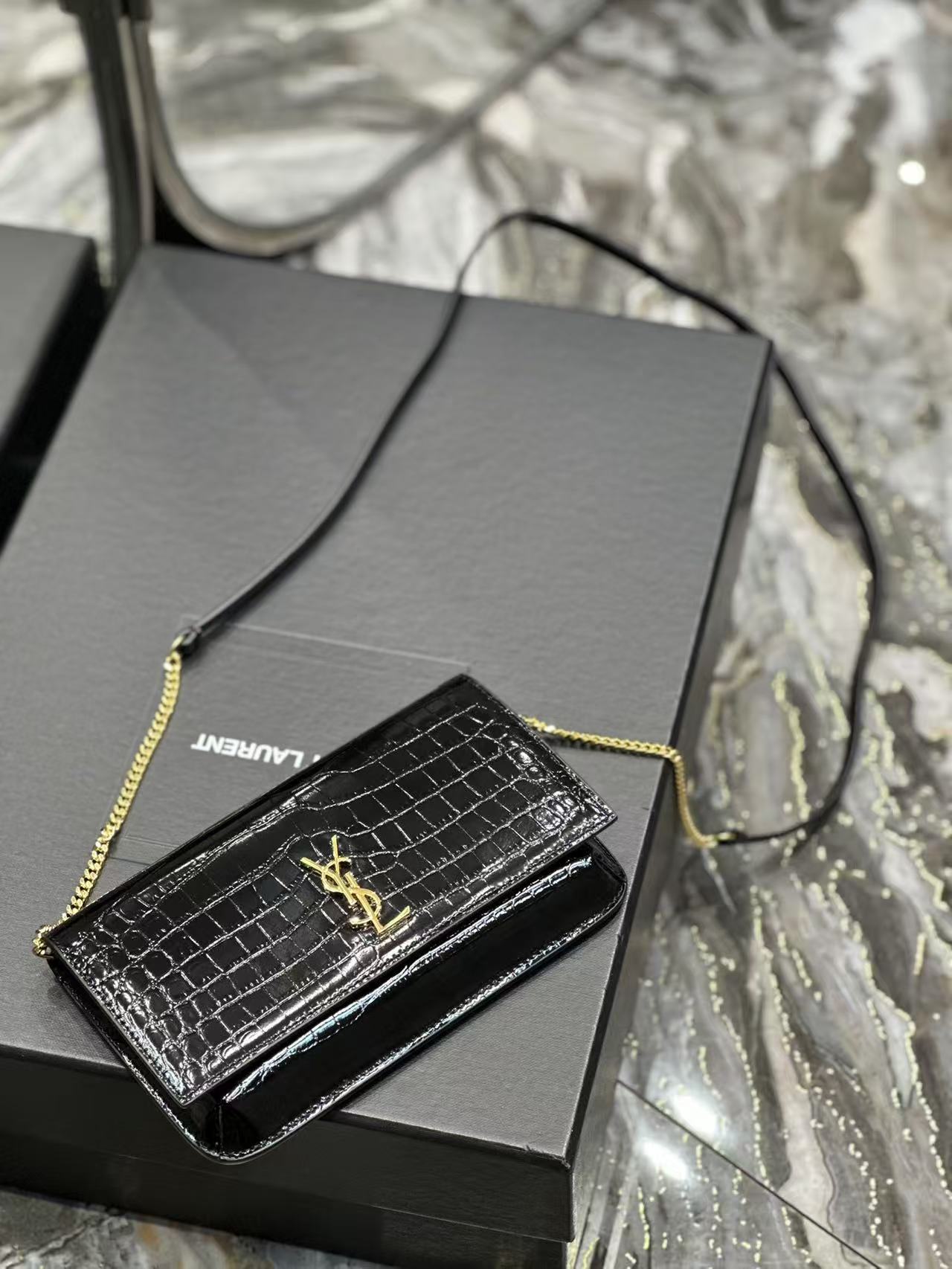 YSL monogram 635095